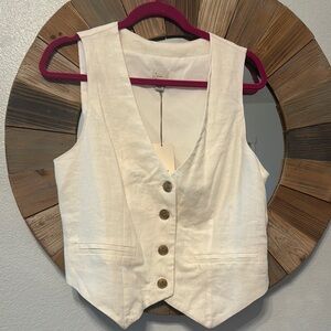 Elegant White Buttoned Women's Vest